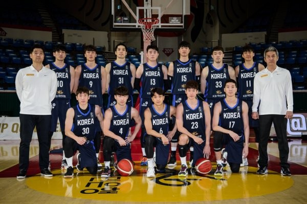 한국 농구대표팀, 아시아컵 첫 경기에서 호주에 대패… 61-97 점수 차로 패배