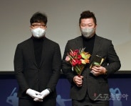 [포토] 최형우, 동아스포츠대상 프로야구 올해의 선수상