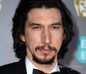 [DA:할리우드] 아담 드라이버, 76세 여배우 폭행설 (종합)