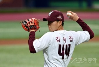 [포토] 김휘집, 키움의 당당한 신인!