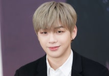 [DA:차트] 아이유 2관왕, 강다니엘과 나란히