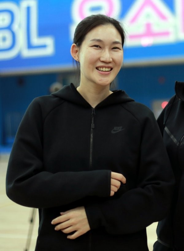BNK, 2연승으로 챔피언결정전 우승에 한 걸음 더 다가서며 박 감독 리더십으로 여자프로농구 우승 길로 한걸음 전진