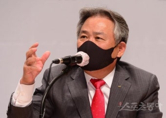 [포토] 이기흥 회장 ‘선수들의 백신, 협의 중’