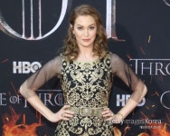 [DA:할리우드] ‘왕좌의 게임’ 여배우, 메릴린 맨슨 고소 “성폭행·학대” (종합)