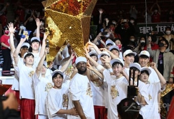 [포토] 3번째 우승의 별을 따는 KGC!
