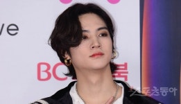 “벽에 나체 사진”…갓세븐 JB, 외설 논란