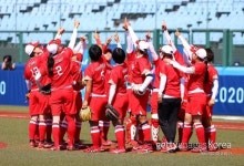 액땜인가 불안 전조인가…곰 출몰했던 올림픽 첫 경기 소프트볼, 일본 첫 승