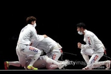 [강산 기자의 여기는 도쿄] ‘할 수 있었다’ 한국 펜싱 남자에페, 올림픽 단체전 사상 첫 메달!