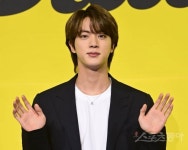 방탄소년단 진 오늘(4일) 생일…아이돌픽 이벤트 주인공 [DA:차트]