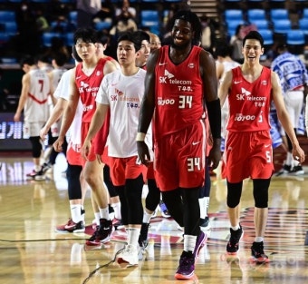 SK, 현대모비스 88-77로 잡으며 3연승 질주 [포토]