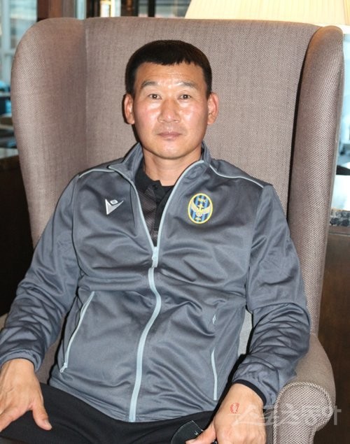 부산 아이파크, 물러난 인천 유나이티드 감독 조성환 새로운 사령탑 선임