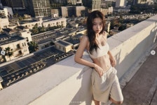 제니 언더웨어 입고…탄탄 복근+워너비 바디라인 [DAY컷]