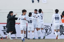 벼랑 끝 3년차 맞대결, 서울 이랜드가 먼저 웃었다…경남에 1-0 신승 [현장리뷰]