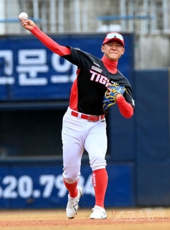 압도적 신인왕 후보 김도영, 무엇이 전문가들을 매료시켰나 [개막특집 설문③]