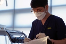 서울베스트원치과의원 개원, 임플란트 및 잇몸치료 중점 진료