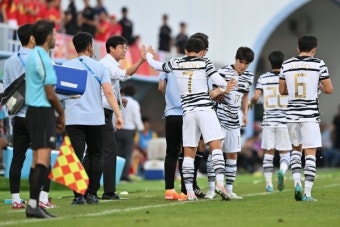 U-23 아시안컵 ‘황선홍호’, 베트남 암초 만나 ‘덜컹’…8강행 위해 태국전에 올인