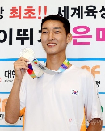 ‘세계선수권 銀’ 황선우, “우상혁과 함께 파리에서 금빛 찬가 외치겠다”