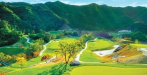 강과 산을 품은 코스…그림같은 그린 [김맹녕의 명문 골프장 탐방]