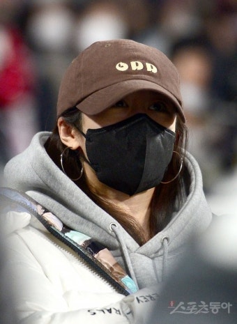 연인 황재균 응원 온 티아라 지연 [포토]