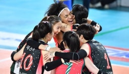 ‘이소영-엘리자벳 쌍포 펄펄’ KGC인삼공사, 현대건설에 첫 패 안겼다