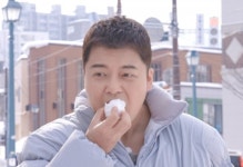 ‘팜유좌’ 전현무, 하다 하다 눈까지 와구와구 (톡파원)