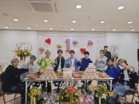 ‘보플’ 나간 서원은 등신대로…나인아이 1주년 축하 파티