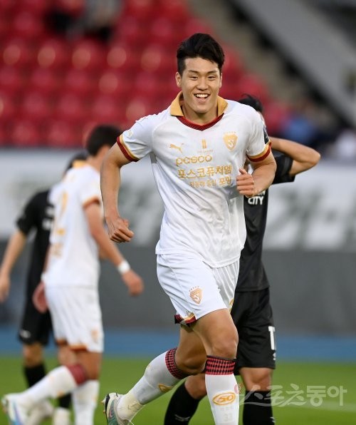이호재의 결승골로 포항, 안양 1-0 꺾고 3연승 달성