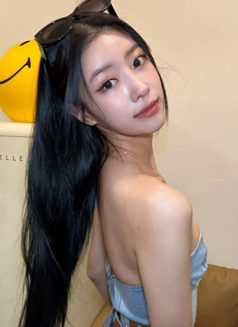 이미주 과한 노출에 단속 나선 팬들 “언니 제발 가려” [DA]