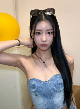 이미주 과한 노출에 단속 나선 팬들 “언니 제발 가려” [DA]