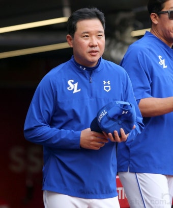 삼성 박진만 감독 “3개월째 부진한 오재일, 기술적 변화 줘야 할 때”