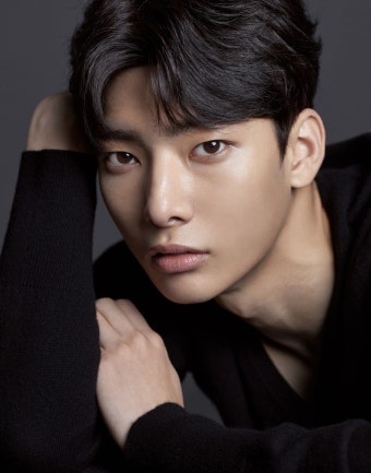 ‘나쁜 엄마’ 박천 “첫 대사 ‘네!’ 뱉고 데뷔 실감, ‘직속 선배’ 이도현 존경” [루키인터뷰:얘 어때?]