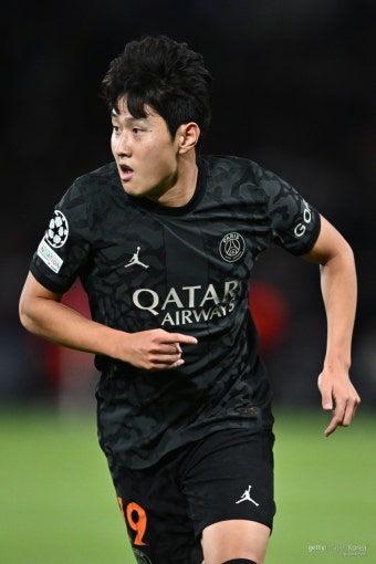 ‘이강인 복귀’ PSG, 도르트문트 2-0 격파 ‘죽음의 조 1위’