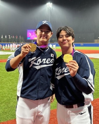 “장기적으로도 엄청난 수확” 금메달 걸고 돌아온 문동주-노시환, 흐뭇한 한화 [창원 리포트]