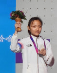 국가대표 가슴에 노스페이스! 서채현 선수 항저우 아시안게임 스포츠클라이밍 은메달 획득
