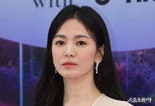 송혜교 측 “‘검은 수녀들’ 긍정 검토”…스크린 복귀 초읽기 [공식]