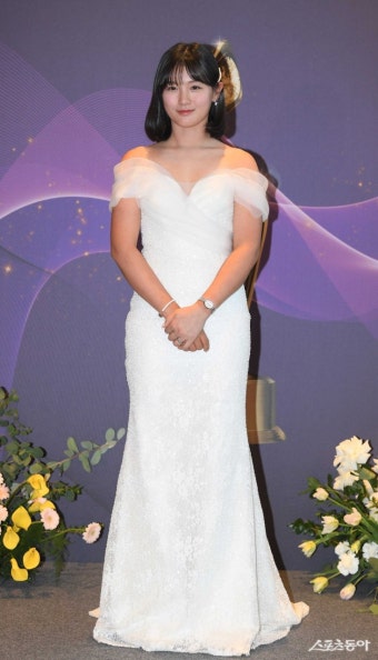 ‘대상 시상식’ 이예원 3관왕…박현경 생애 첫 인기상 영예