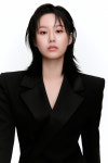 박유나 새 프로필 공개…YG에 물들며 시크+고혹