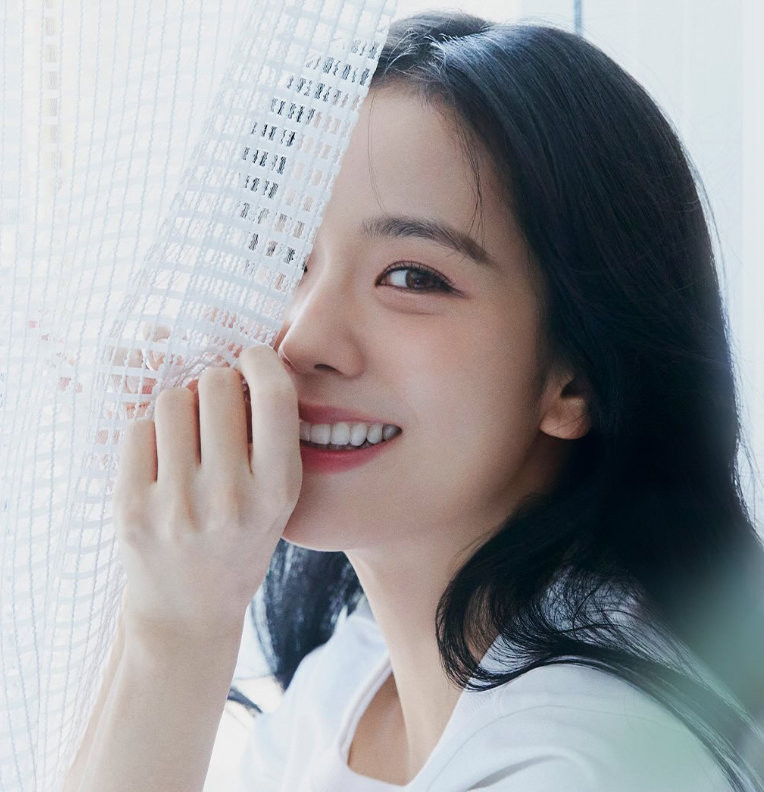 지수, 솔로 데뷔 8년6개월 만에 아모르타주 발매!