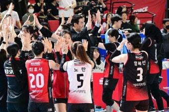 흥국생명 격파한 ‘4연승’ 정관장…7년만의 ‘봄배구’, 이제 굳히기다!