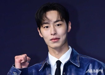 ‘카리나와 열애’ 이재욱 측 “허위 사실→모욕적 게시물 법적 대응” [공식]