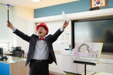 하윤수 부산시교육감, 구평초서 늘봄학교 재능기부