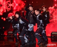 더뉴식스, 귀엽게 시작 [포토]