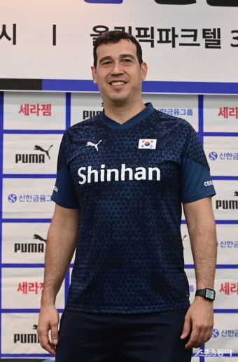 모랄레스 감독, 여자 배구 신임감독 [포토]
