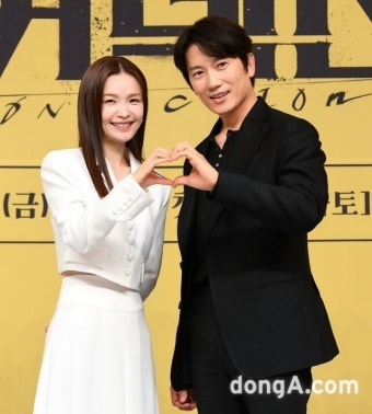 전미도·지성, 사랑스러운 케미 (커넥션)[DA포토]
