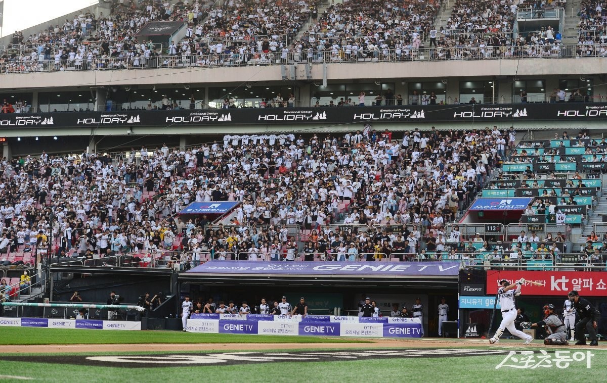 2024 신한 SOL뱅크 KBO 리그, 900만 관중 돌파 목전에