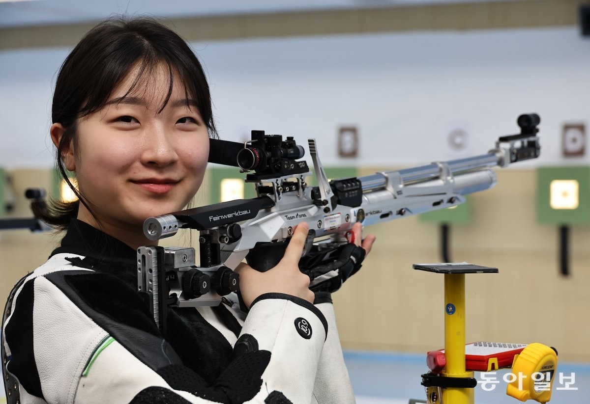 반효진, 2024 파리 올림픽 여자 공기소총 10m서 역대 최연소 선수로 금메달 획득
