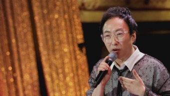 박명수, 강인한 코미디언 이미지 깨고 강연 포기...나는 아마추어 고백(A shocking news that Park Myung-soo, a veteran comedian, gives up his speech during the recording of MBCs program Speakers after 32 years of comedic career, declaring Im not going to do it! and confessing, Ive never taken a break even for a week.)