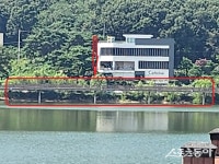 시흥시 명품 물왕호수 수변, 불법 시설물 논란