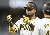 ‘타율 관리의 신’ 아라에즈, ‘3년 연속 타격왕 유력’