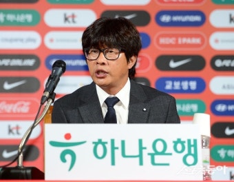 “새롭게 밑그림 그리고 색깔 입히겠다” 신상우 여자축구대표팀 신임 감독의 청사진